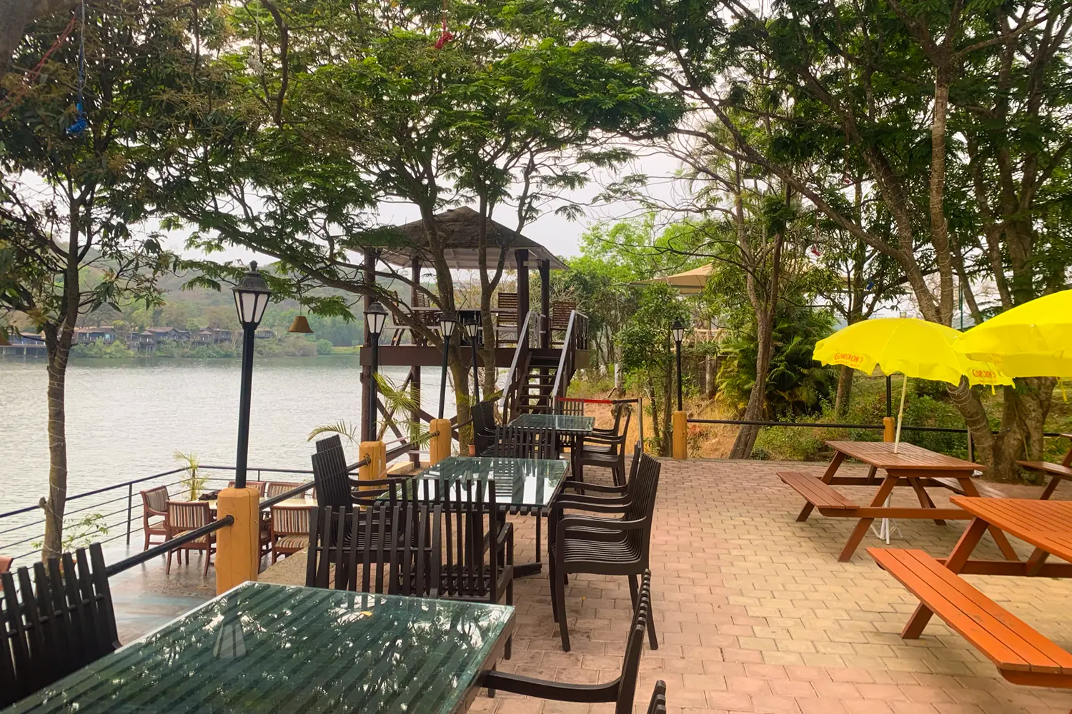 Lake Front Café dining view 2