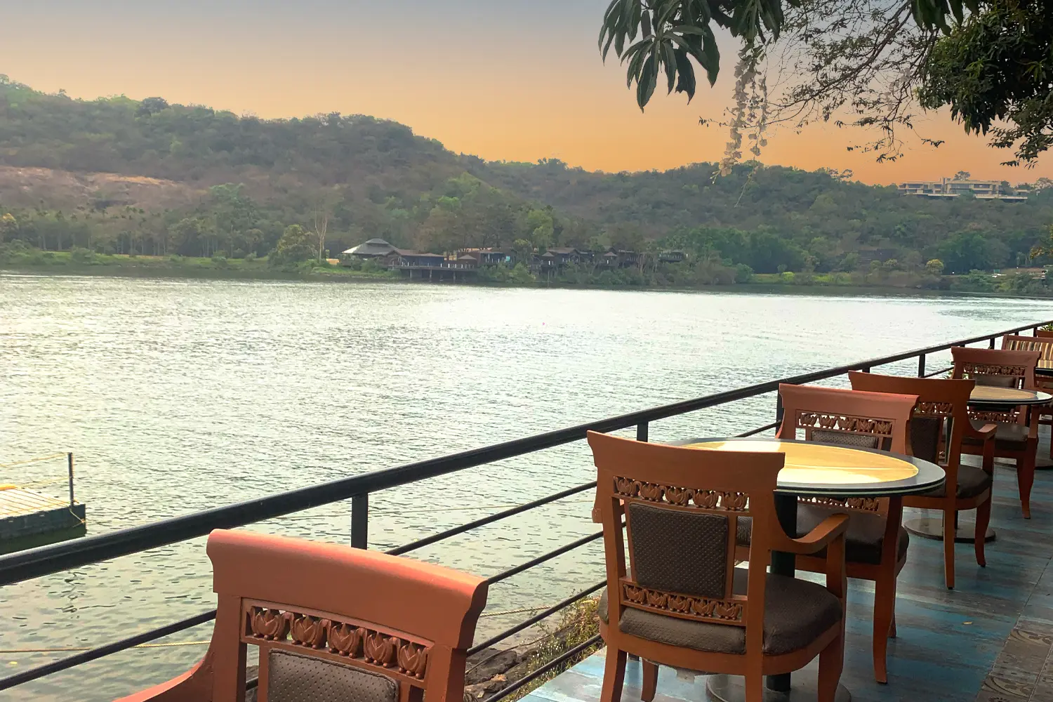 Lake Front Café dining view 3