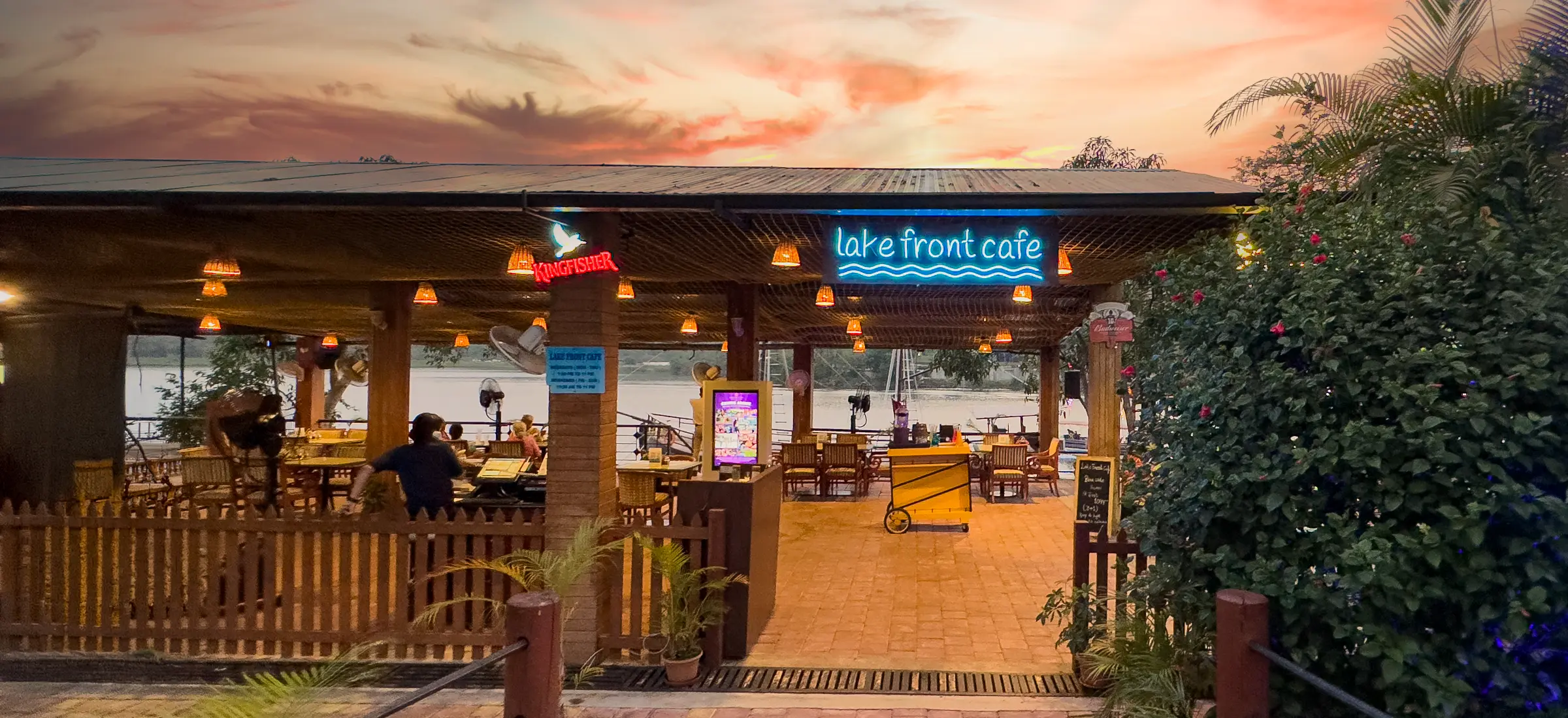 Lake Front Café hero view
