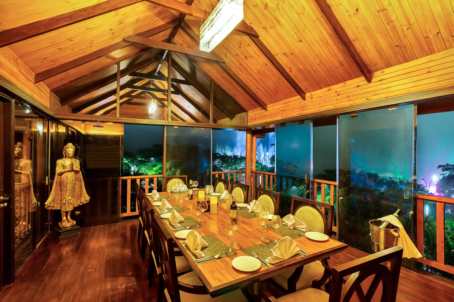 Woodpecker restaurant setting at Aamby Valley City